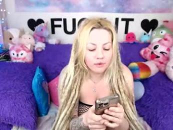 mackenziewolfe — Chaturbate stream photo (Feb 2026)