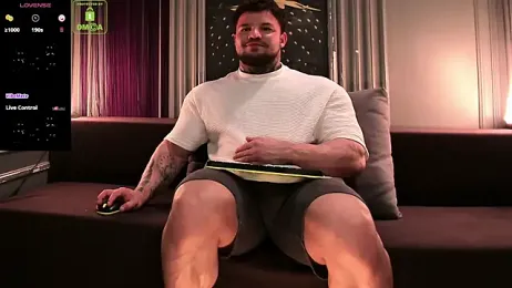 OliverSport — 在 stripchat 直播的网络摄像头模特