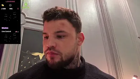 OliverSport — 在 stripchat 直播的网络摄像头模特