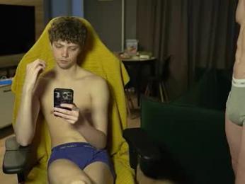 _sopranos_ — 在 chaturbate 直播的网络摄像头模特