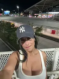 Lusty_Louise — 在 stripchat 直播的网络摄像头模特