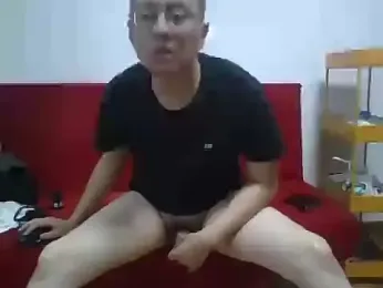 taiwanboybigtop1069 — Stripchat stream photo (Aug 2026)