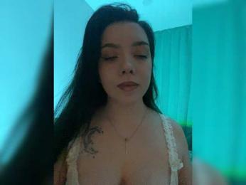 ElliLin — 在 bongacams 直播的网络摄像头模特