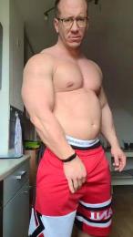 yumyum18 — Cam4 stream photo (Apr 2026)