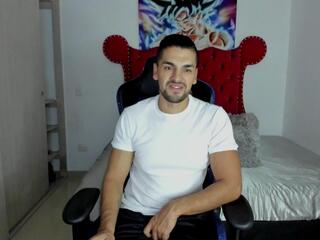 Axel Winters — 在 flirt4free 直播的网络摄像头模特