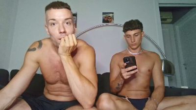 OnlyMikMat_fans — 在 cam4 直播的网络摄像头模特