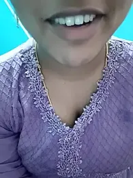 Bangalore_Chennai_Couple — 在 stripchat 直播的网络摄像头模特