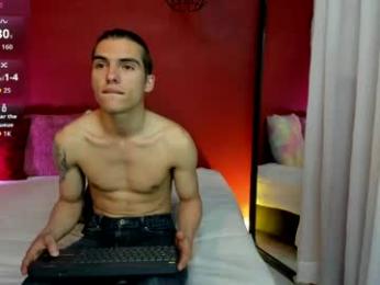 _tattoo_couple — 在 chaturbate 直播的网络摄像头模特