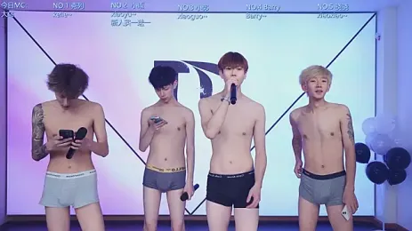 Apex-Yboy — 在 stripchat 直播的网络摄像头模特