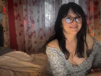 StellarTeam — 在 bongacams 直播的网络摄像头模特