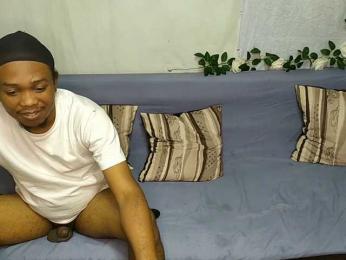 AmelieAndJames0919 — 在 bongacams 直播的网络摄像头模特