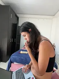 LiLy_kIndly — Stripchat stream photo (Apr 2026)