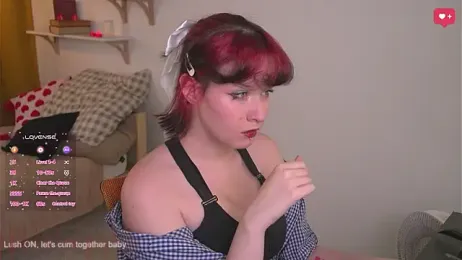 bluebeell — 在 stripchat 直播的网络摄像头模特