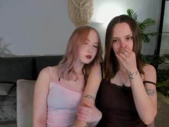 lisaluve — 在 chaturbate 直播的网络摄像头模特