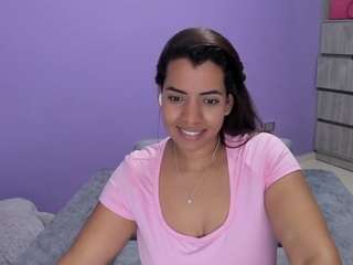 boomsarr — 在 camsoda 直播的网络摄像头模特