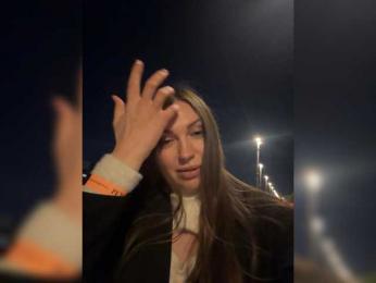 theBESTorNOTHING — 在 bongacams 直播的网络摄像头模特