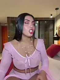 zui_lu — 在 stripchat 直播的网络摄像头模特