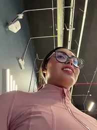 zui_lu — 在 stripchat 直播的网络摄像头模特