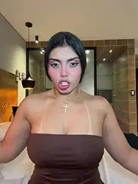 zui_lu — 在 stripchat 直播的网络摄像头模特