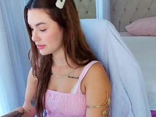 lilly-blossomm — Camsoda stream photo (Aug 2026)
