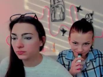 tina_golden1 — Chaturbate stream photo (Mar 2026)