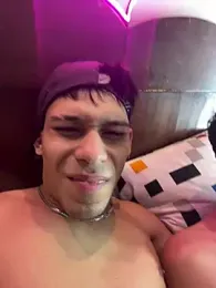 Boys_Eyes — 在 stripchat 直播的网络摄像头模特