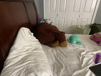 samiiafterdark — 在 stripchat 直播的网络摄像头模特