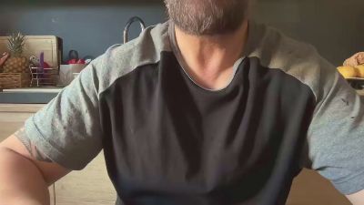 jeremy975 — Cam4 stream photo (May 2026)