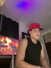 Maximuz1920 — 在 stripchat 直播的网络摄像头模特