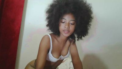 maeva61 — Cam4 stream photo (Apr 2026)