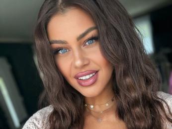 AmidaChris — 在 livejasmin 直播的网络摄像头模特