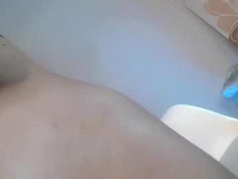 water_lily28 — 在 chaturbate 直播的网络摄像头模特
