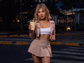 CorinaBaker — 在 livejasmin 直播的网络摄像头模特