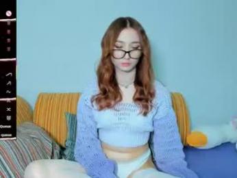 moon_flora — 在 chaturbate 直播的网络摄像头模特
