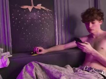 curlytwinkboy — 在 chaturbate 直播的网络摄像头模特