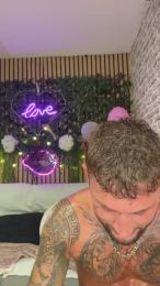 Loretino1 — 在 cam4 直播的网络摄像头模特