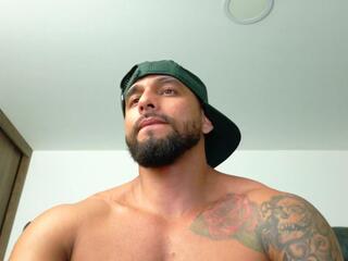 Gianni Vitale — 在 flirt4free 直播的网络摄像头模特