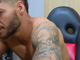 Ethan G — 在 flirt4free 直播的网络摄像头模特