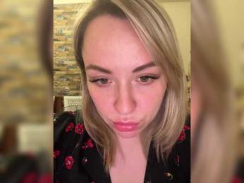 HollyDoll — Bongacams stream photo (Jun 2025)