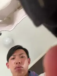 aooya — 在 stripchat 直播的网络摄像头模特