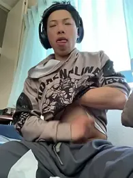 aooya — 在 stripchat 直播的网络摄像头模特