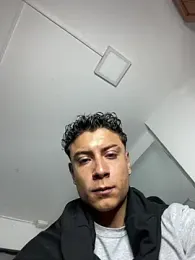 MR_MUSCLE — 在 stripchat 直播的网络摄像头模特