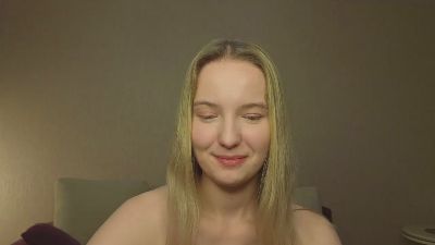 MitzieParonto — Cam4 stream photo (Sep 2026)