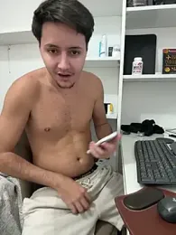 RicoValen — Stripchat stream photo (Mar 2026)