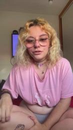 Emy_2002 — 在 cam4 直播的网络摄像头模特