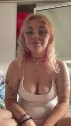 Emy_2002 — 在 cam4 直播的网络摄像头模特