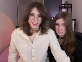 zoeylovesluna — Chaturbate stream photo (Apr 2026)