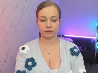 holly95love — 在 camsoda 直播的网络摄像头模特