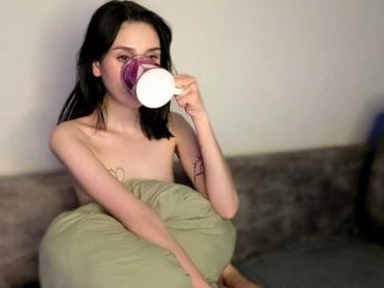 Lola-Aura — 在 bongacams 直播的网络摄像头模特
