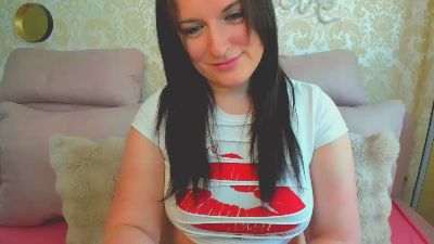 curvynova — Cam4 stream photo (May 2026)